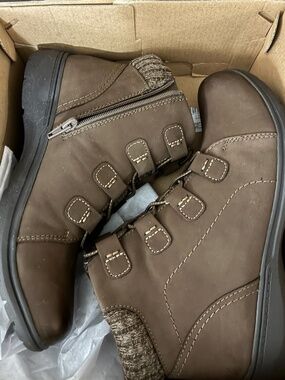 Clarks Lace-Up Ankle Boots Women's 8.5 Carleigh Jade